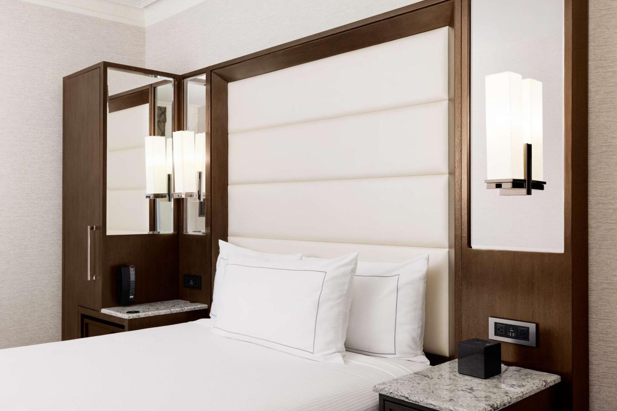 Wicked Small Queen Room