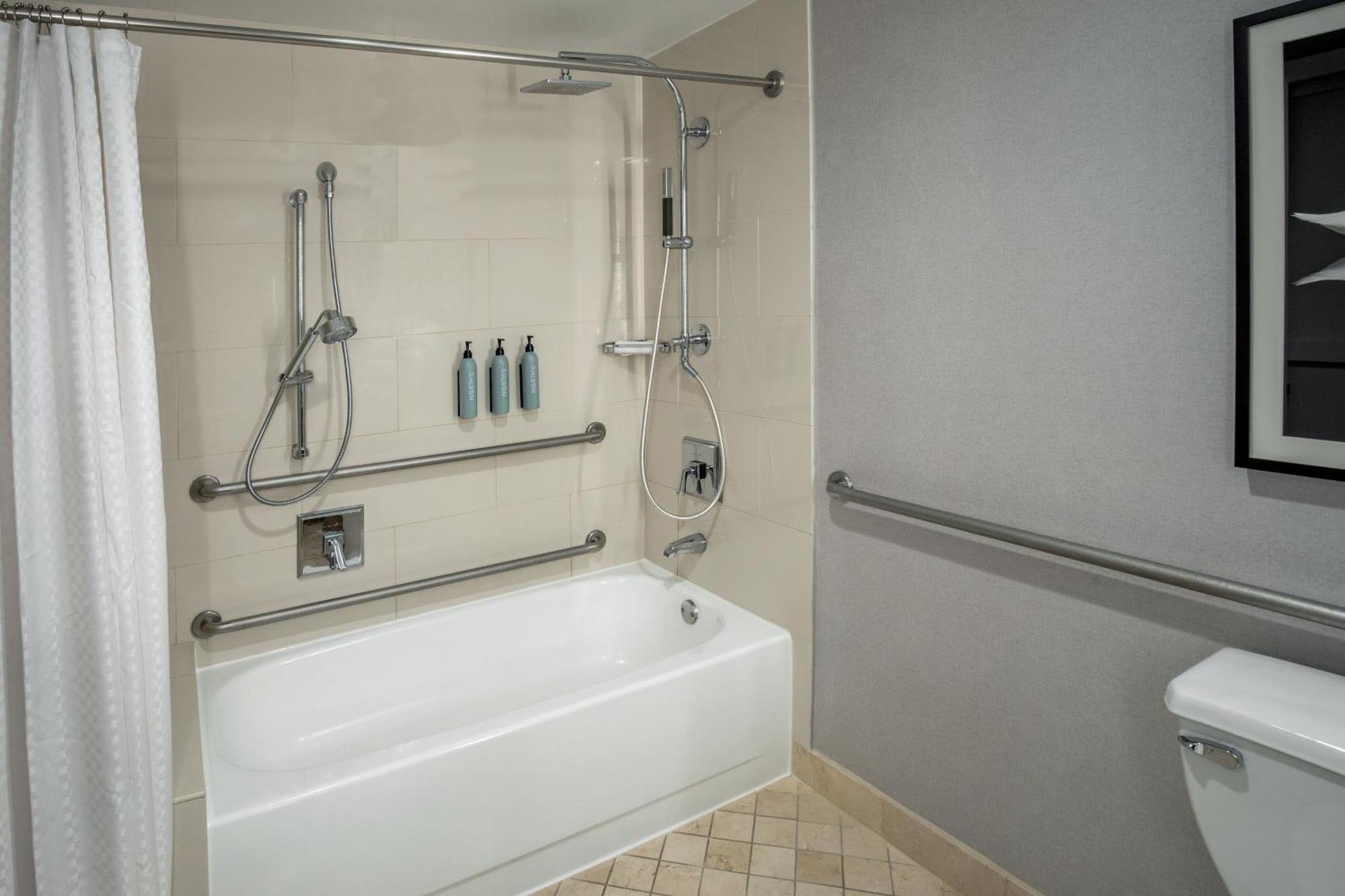 Traditional King Room Roll Shower Mobility Hearing Accessible,1612959174:JPEG