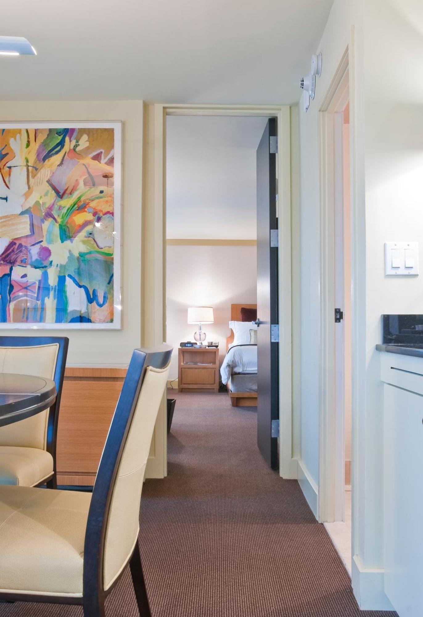 Luxury King Suite