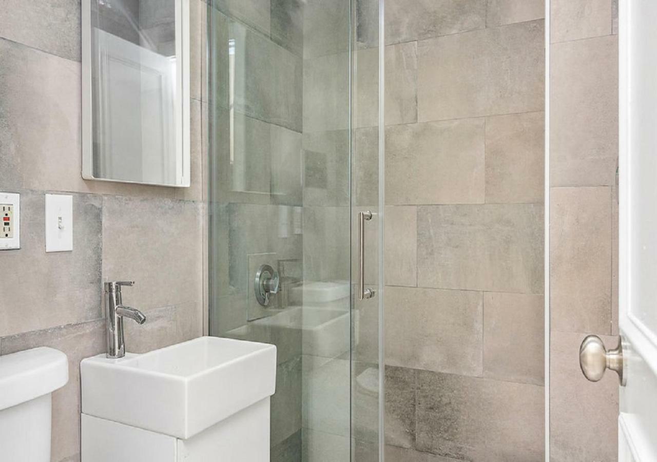 Twin Room with Shared Bathroom