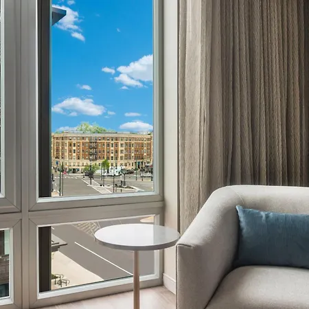 Ac Hotel By Marriott Boston Cleveland Circle-3