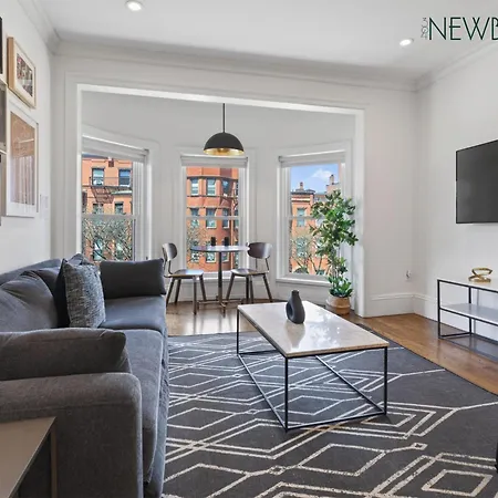 304 Newbury Street By Thatch-2