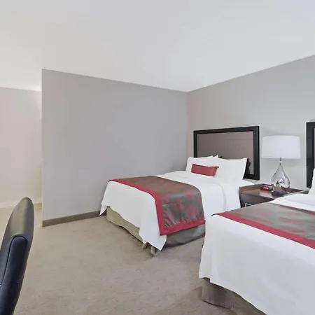 Ramada By Wyndham Boston-3